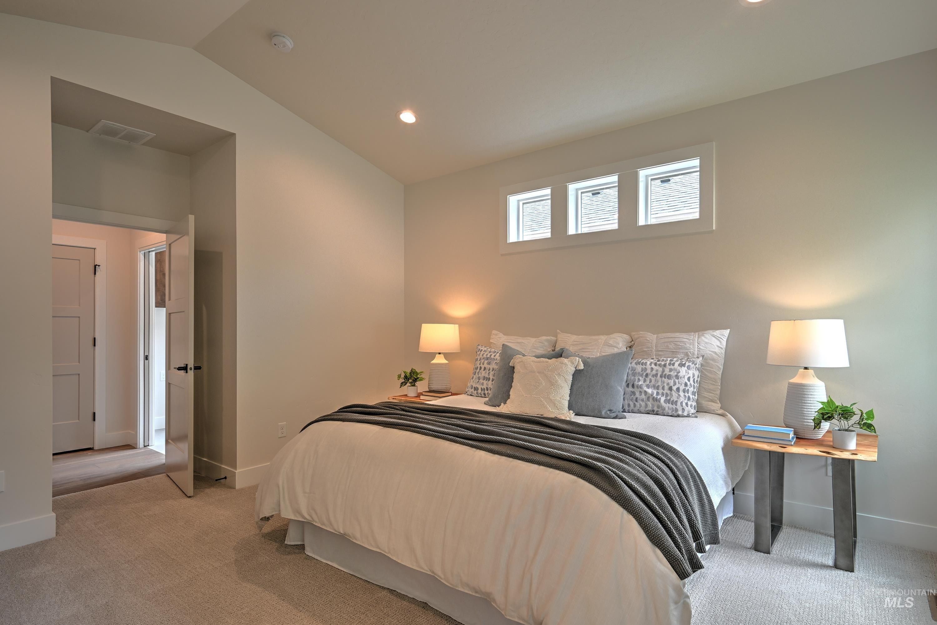 1561 N Parkshire Way. Meridian, ID 83642