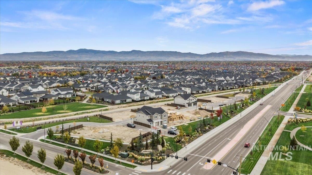 2105 E Deep Purple Lane. Meridian, ID 83642