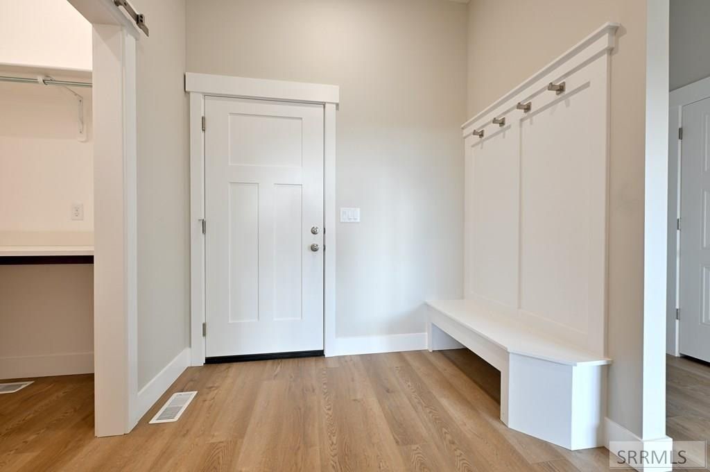 3946 Hidden Valley Drive. Ammon, ID 83406