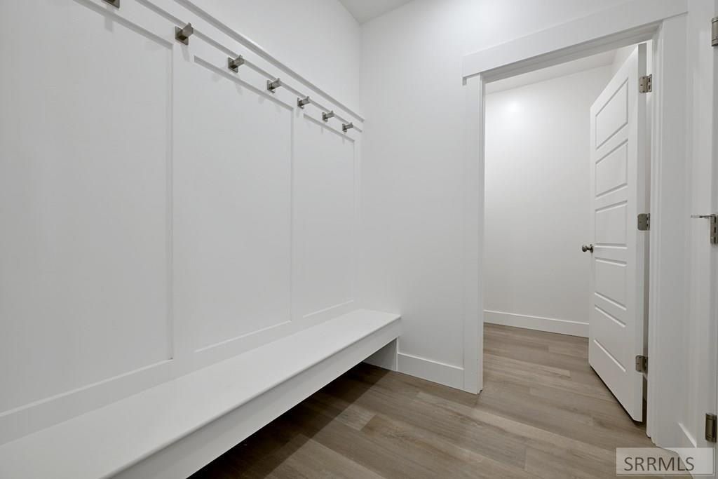 3190 Peacock Lane. Ammon, ID 83406