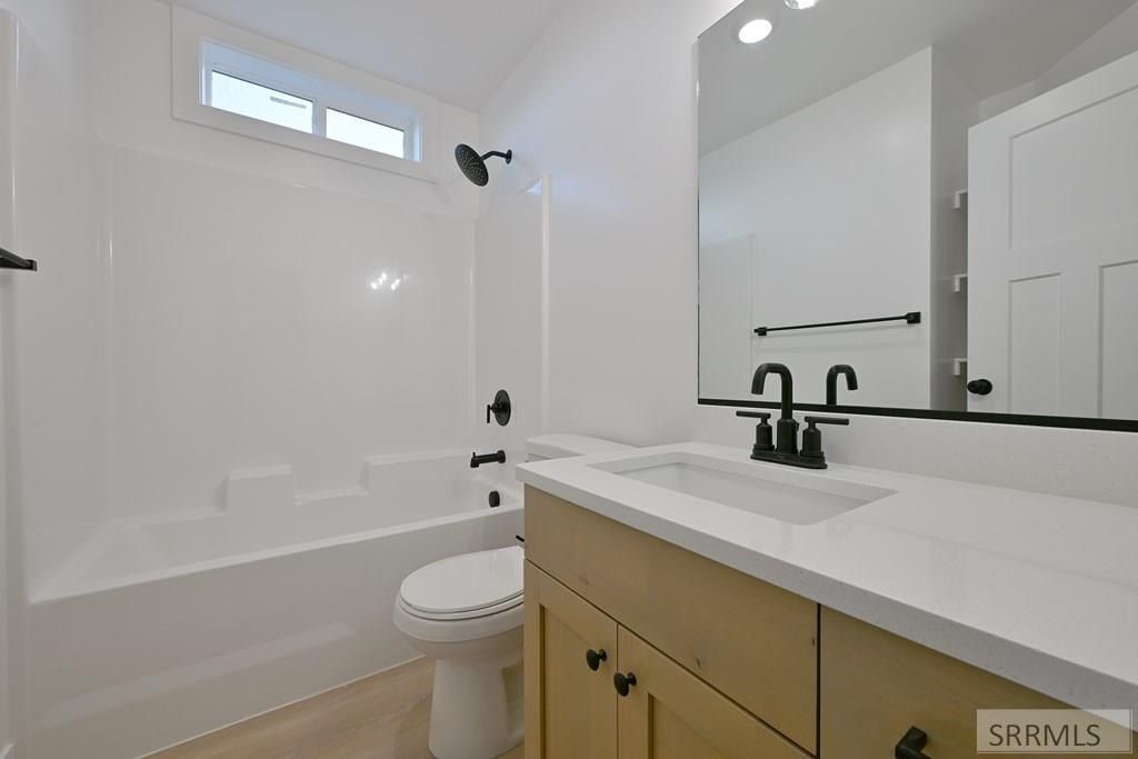 3188 Desert Sky Dr. Ammon, ID 83406