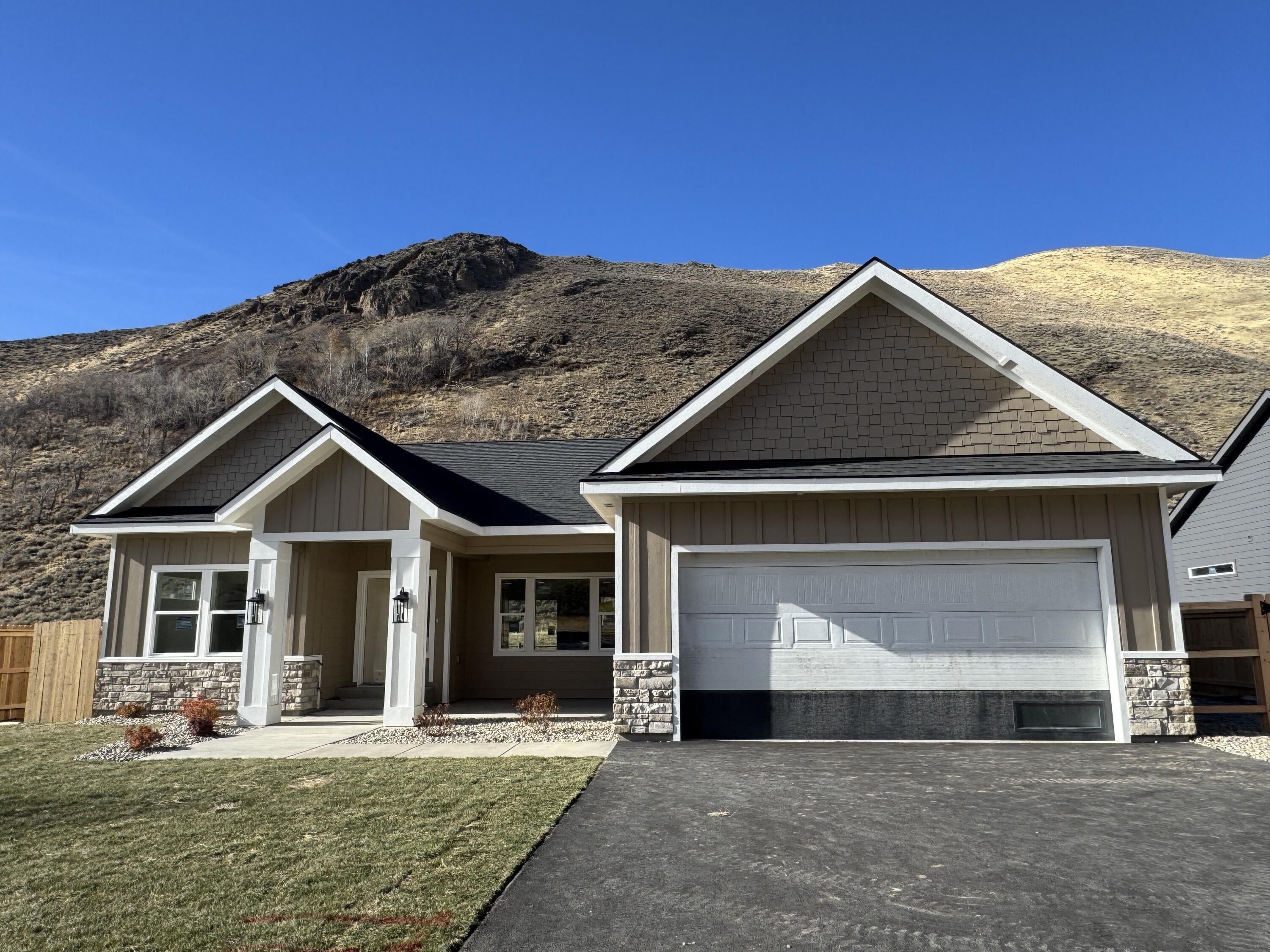 501 Rosewood Dr. Bellevue, ID 83313