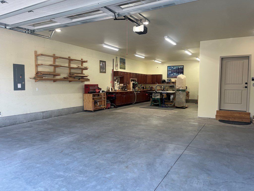 38 White Fir Loop. Donnelly, ID 83615