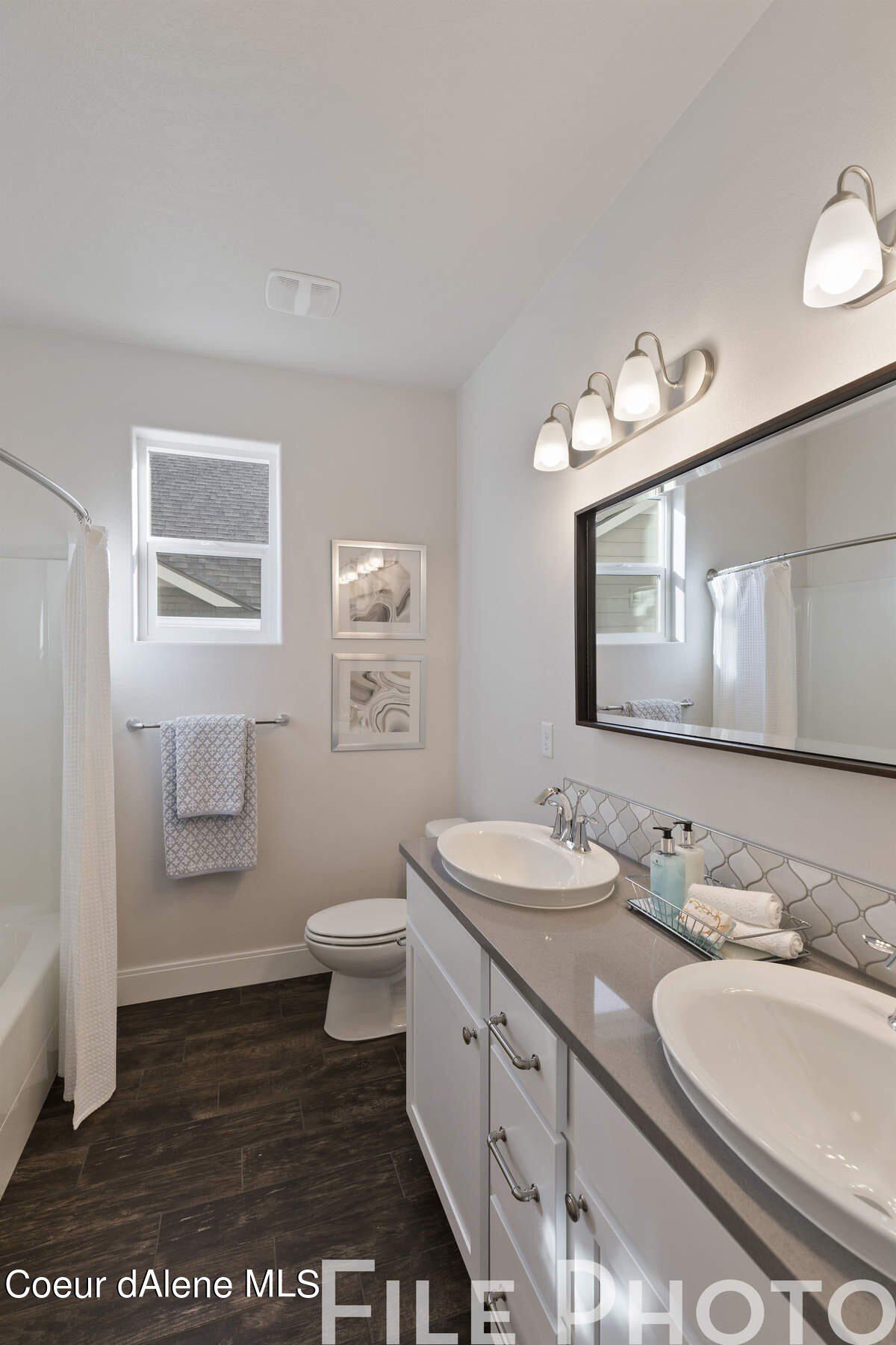 14997 N Liane Lane. Rathdrum, ID 83858