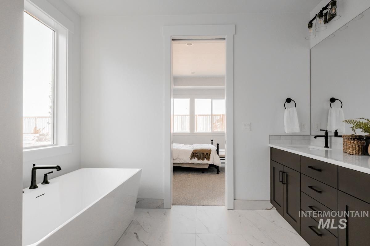 1072 E Crescendo St. Meridian, ID 83642