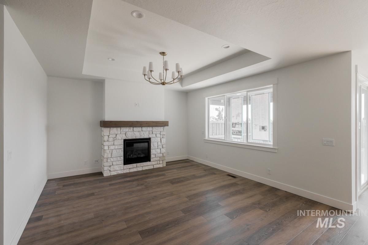 10337 Stony Oak St. Nampa, ID 83687