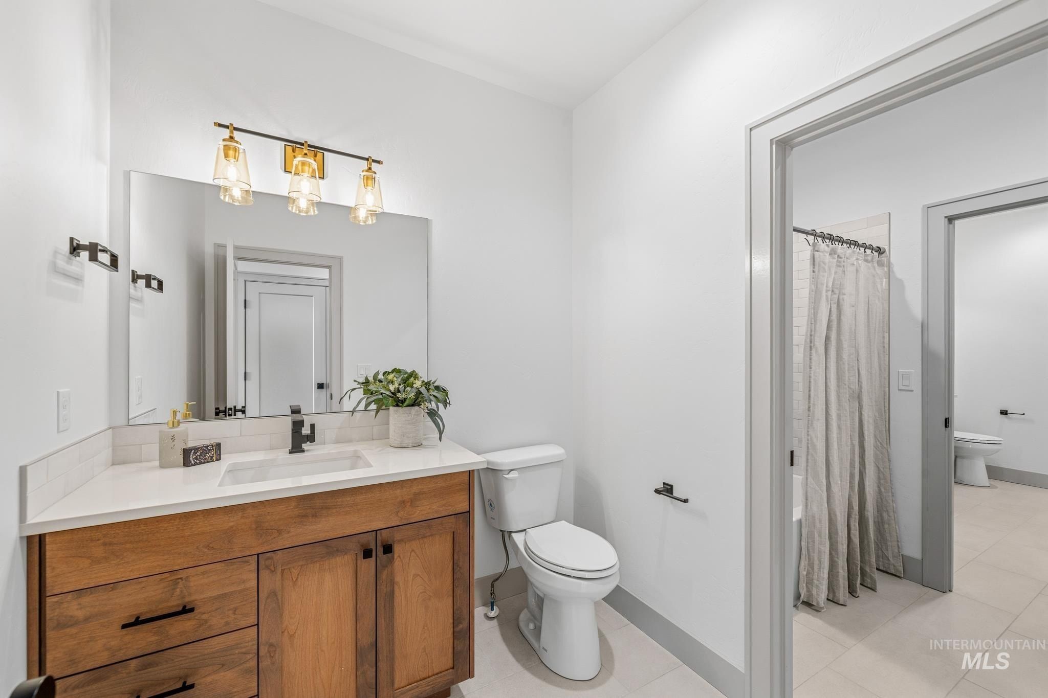 5273 N River Water Lane. Garden City, ID 83714