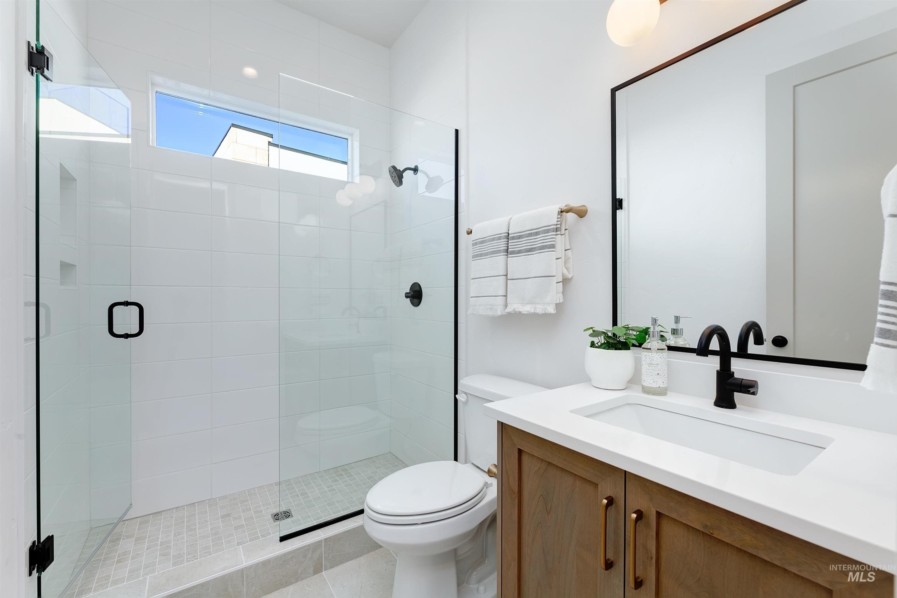 2536 S Linnet Place. Boise, ID 83716