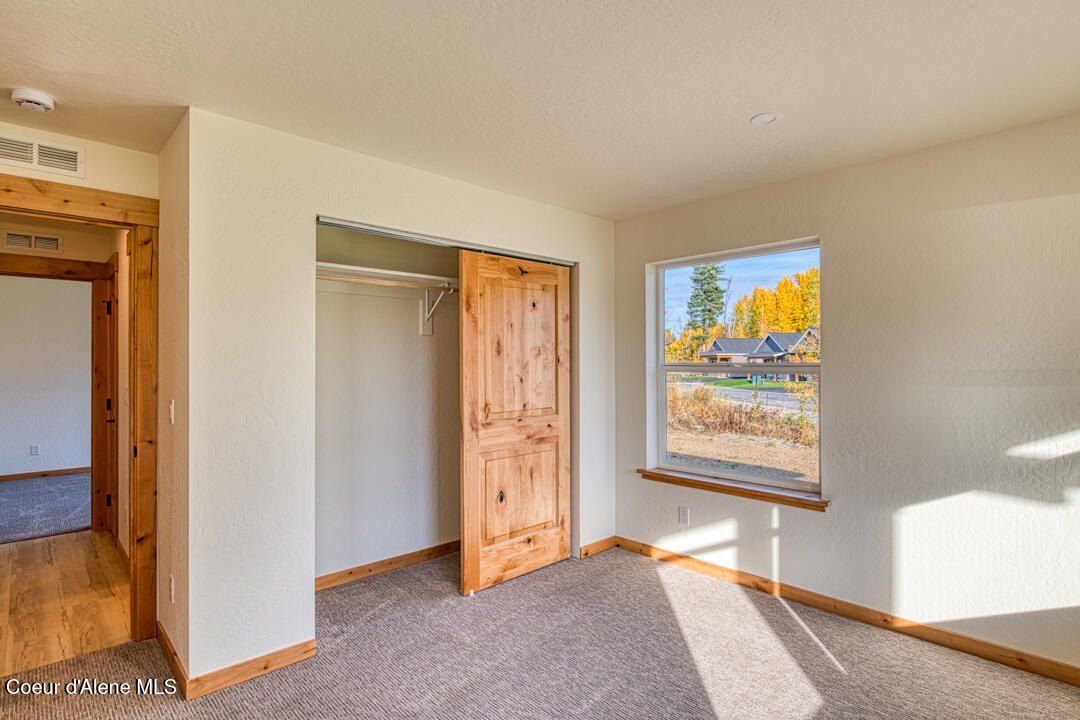 296 Jasper Loop. Ponderay, ID 83852