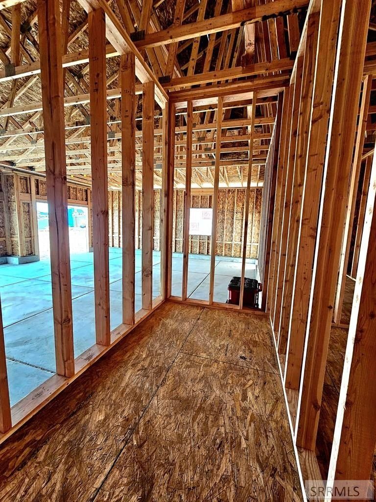 6486 Hillsdale Lane. Ammon, ID 83406