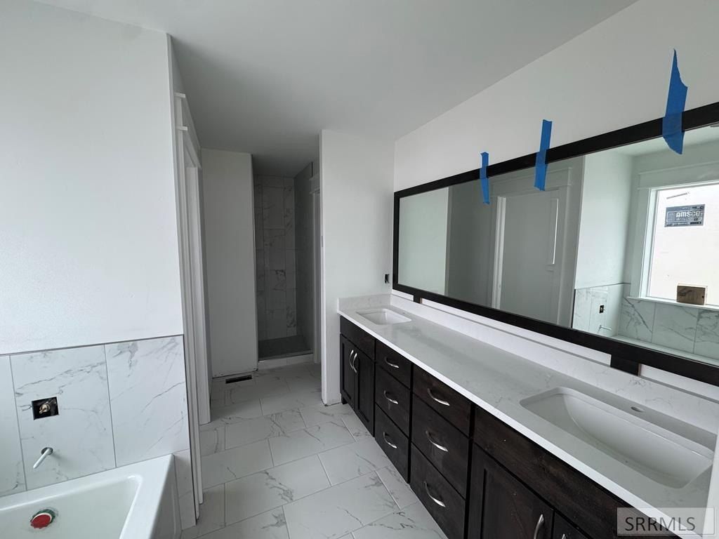 1586 N 805 E. Shelley, ID 83274