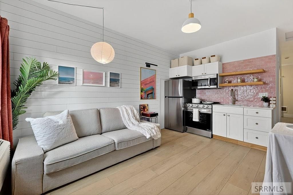 64 N 3Rd W Unit 102. Rexburg, ID 83440