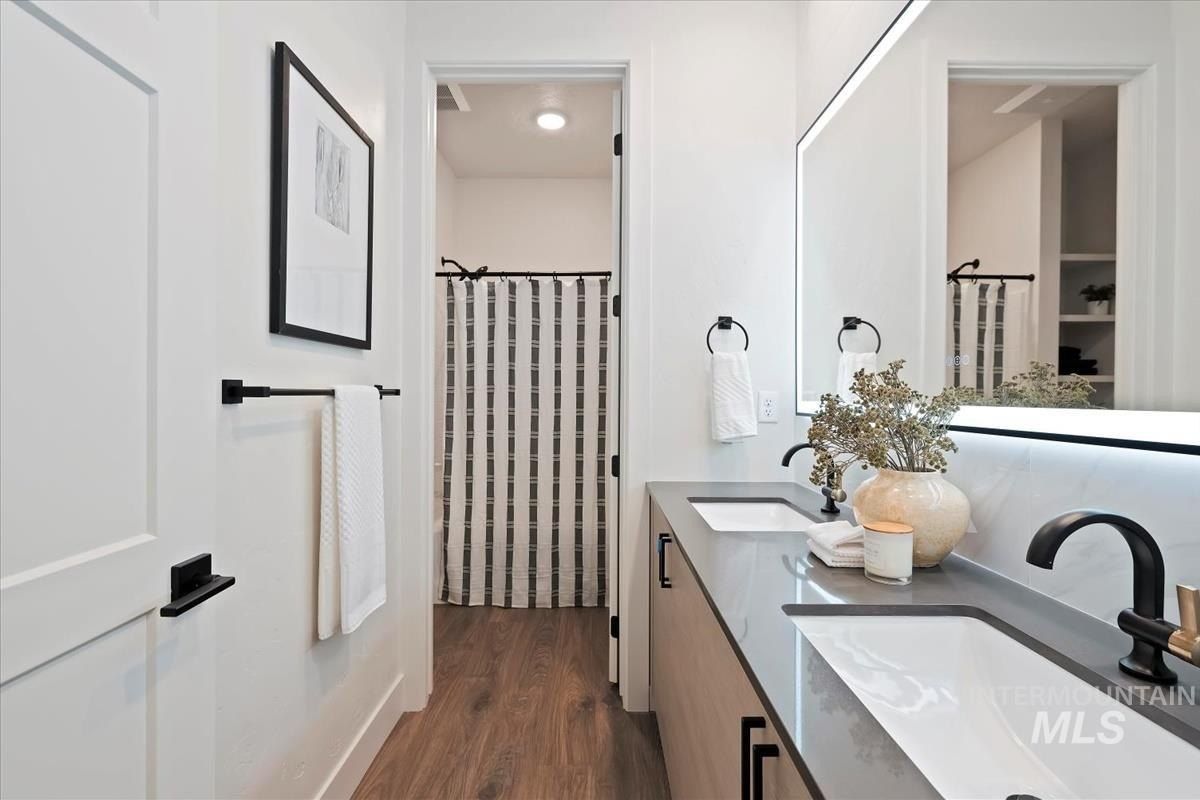 60 N Feather Reed Ave. Meridian, ID 83642