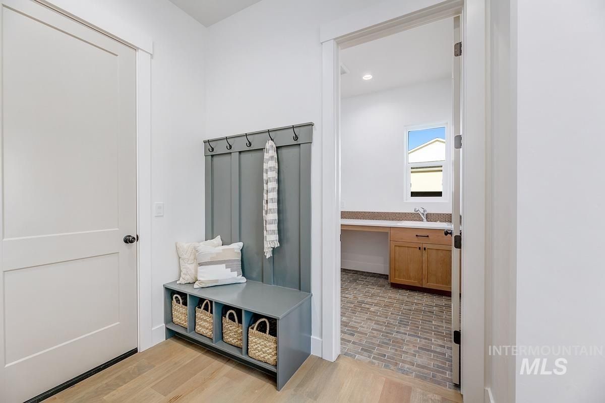 21726 Appaloosa Ave. Star, ID 83669