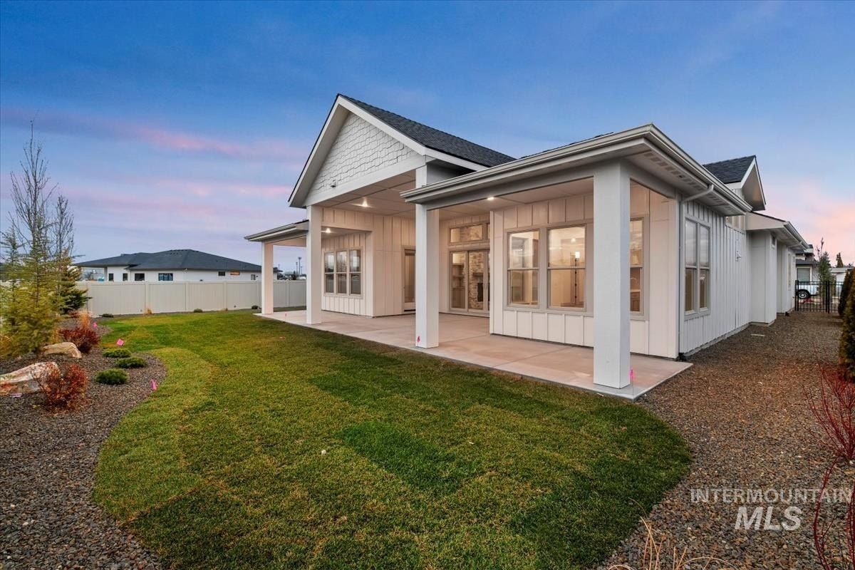 3323 W Golden Barrel St. Eagle, ID 83616