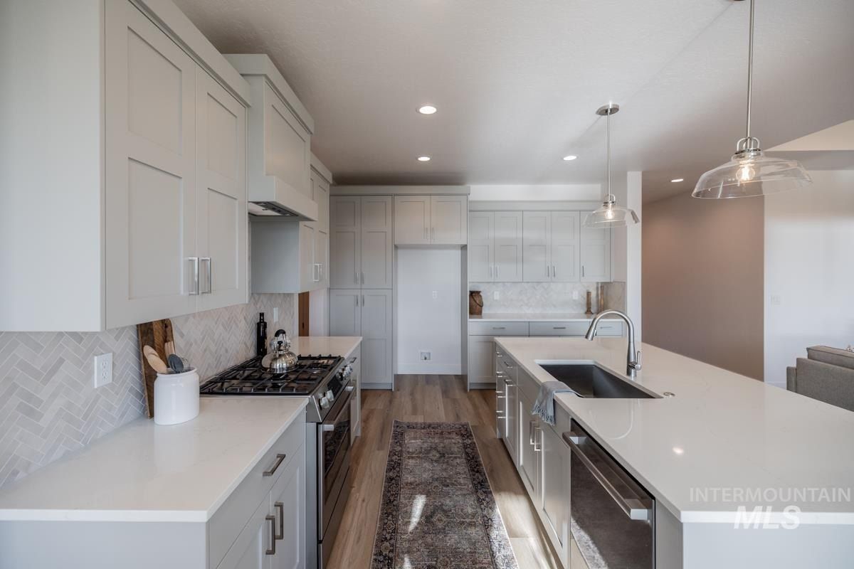 10285 Stony Oak Ct. Nampa, ID 83687