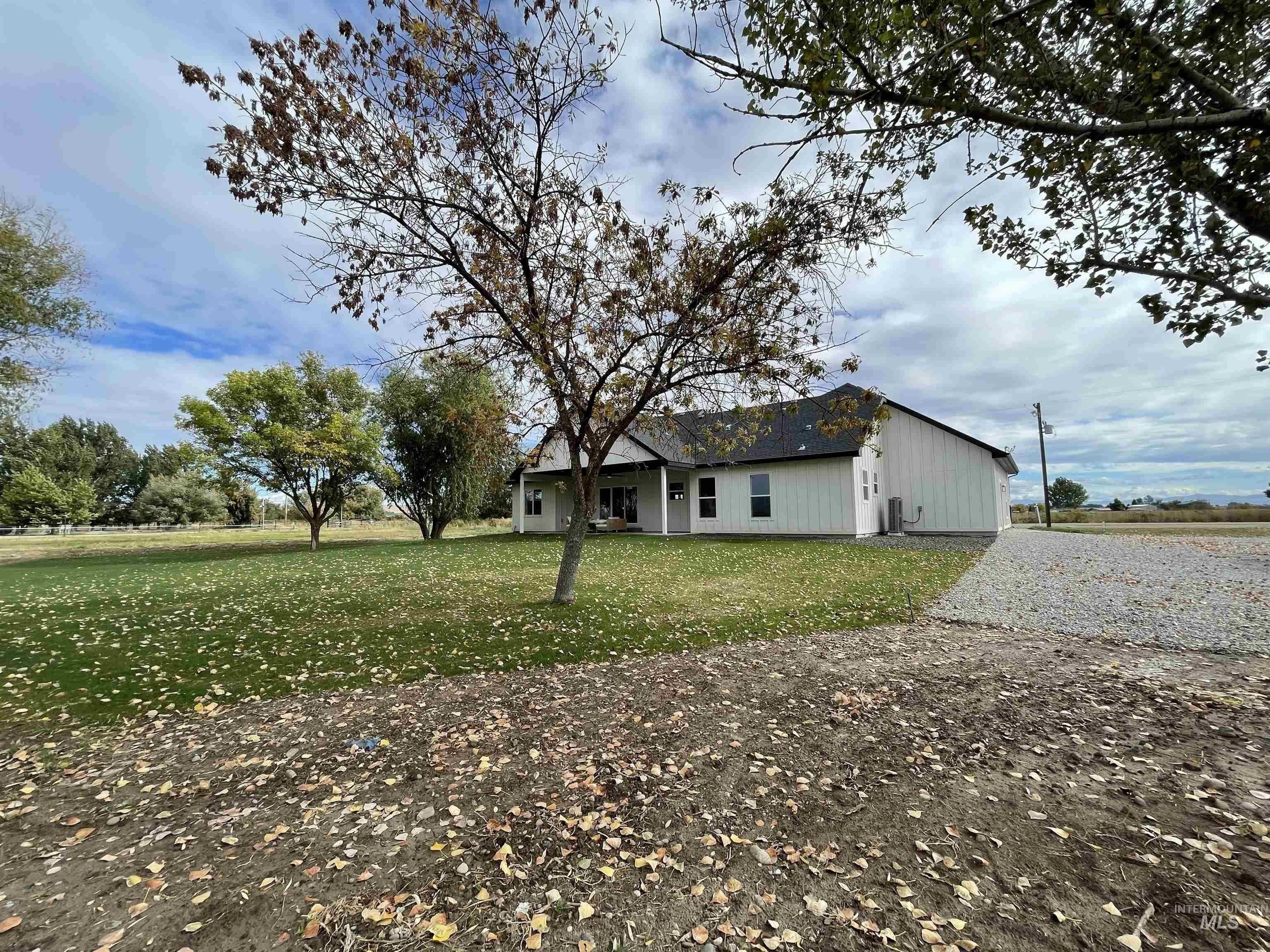 4695 County Line Rd. New Plymouth, ID 83655