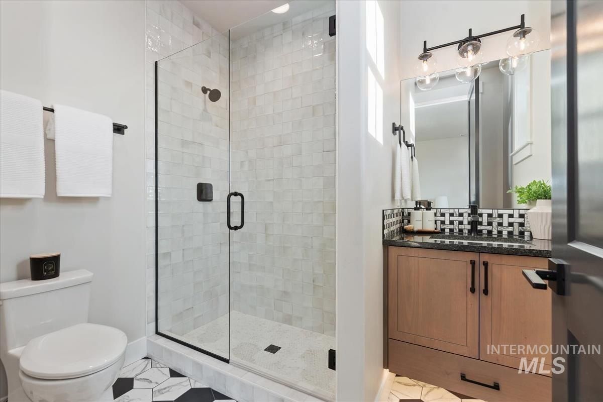 3575 N Harvest Moon Way. Eagle, ID 83616