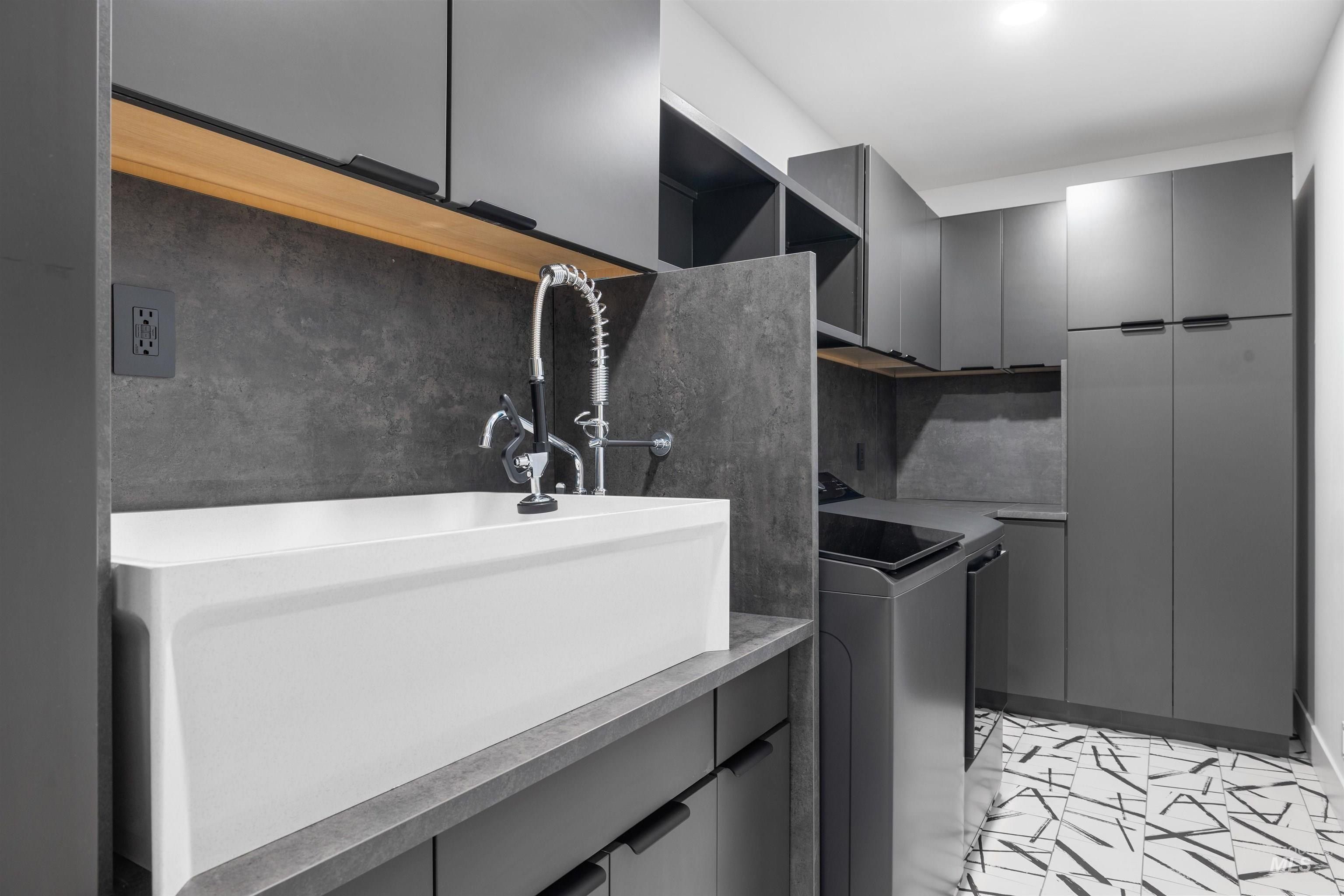 5793 S Brian Way. Boise, ID 83716