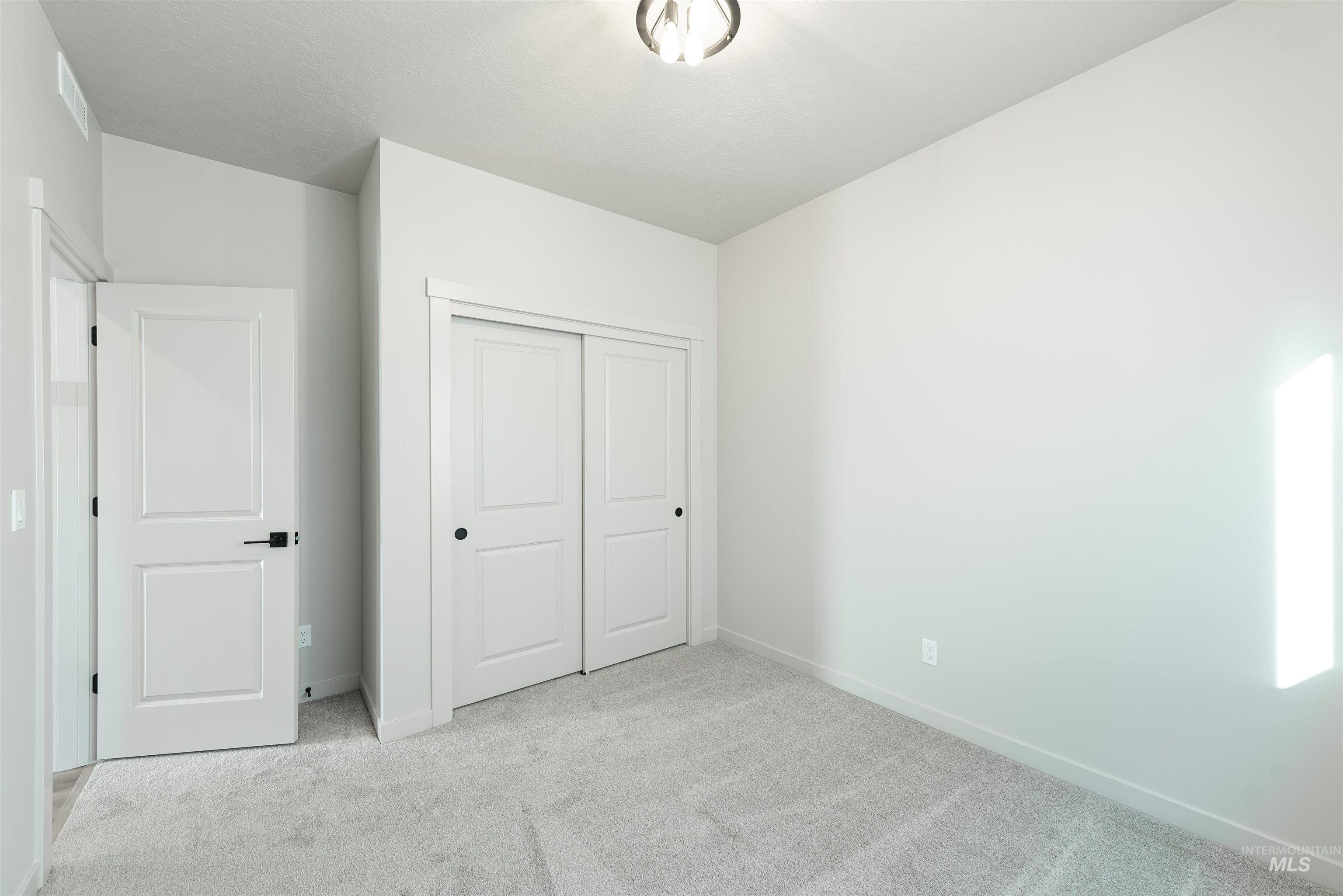 370 S Bumper Way. Boise, ID 83716