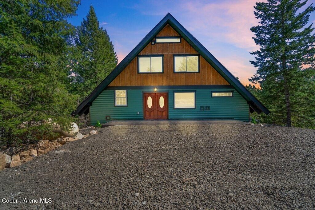 141 Amaze Way. Athol, ID 83801