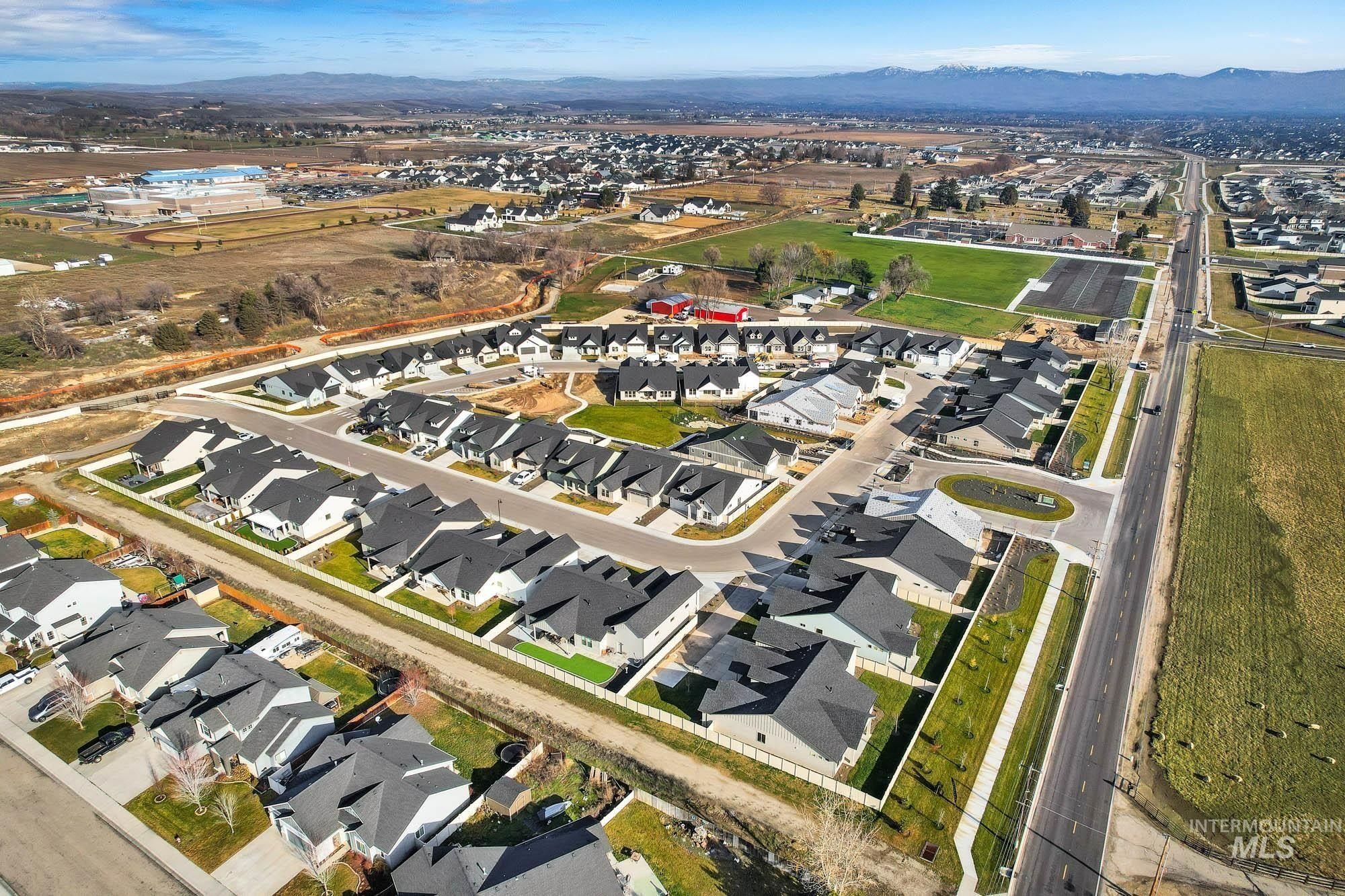 1760 N Green Pine Ln. Star, ID 83669