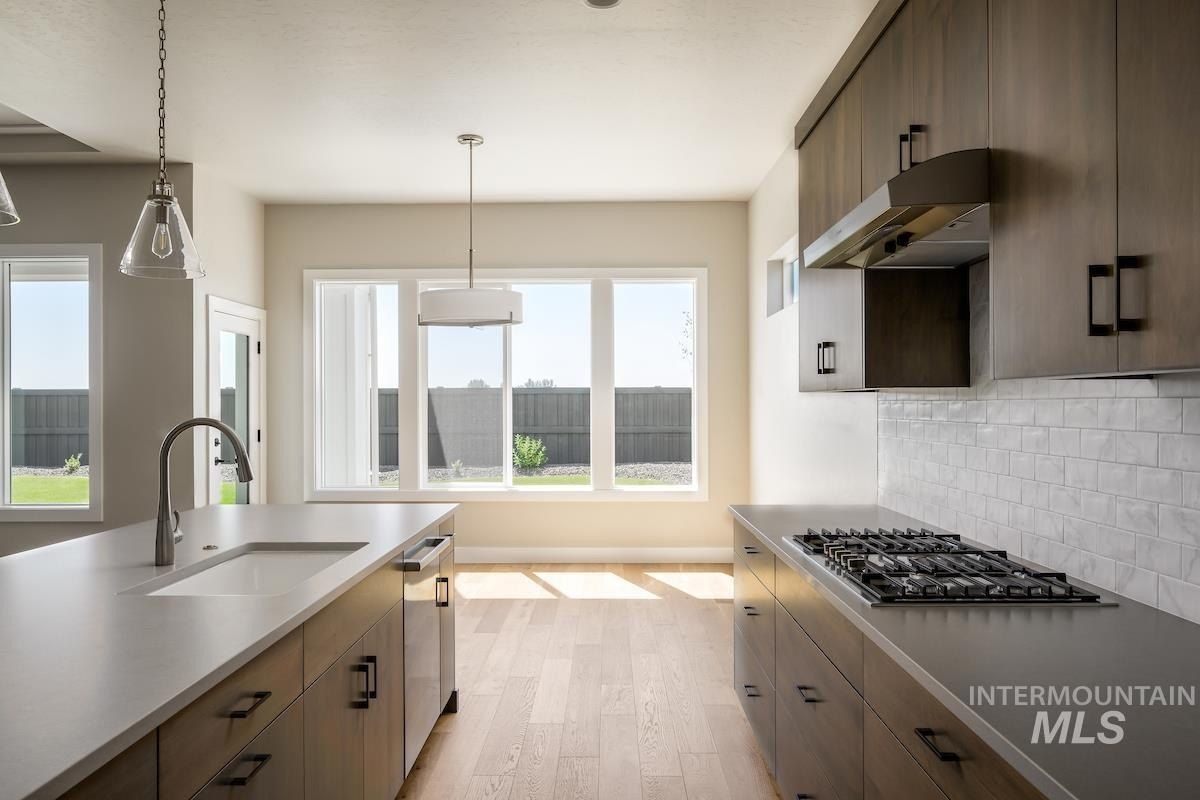 6512 S Mountaintop Way. Meridian, ID 83642