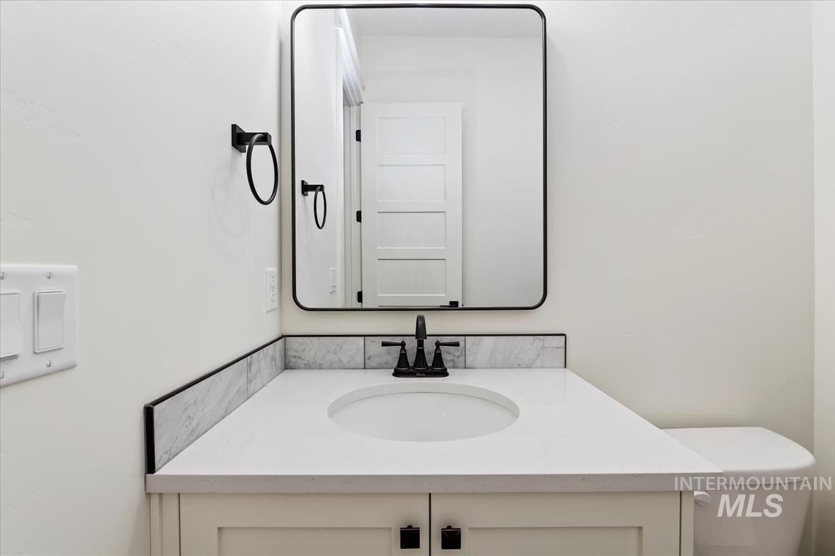 9953 S Peregrine Falcon Ave. Nampa, ID 83686