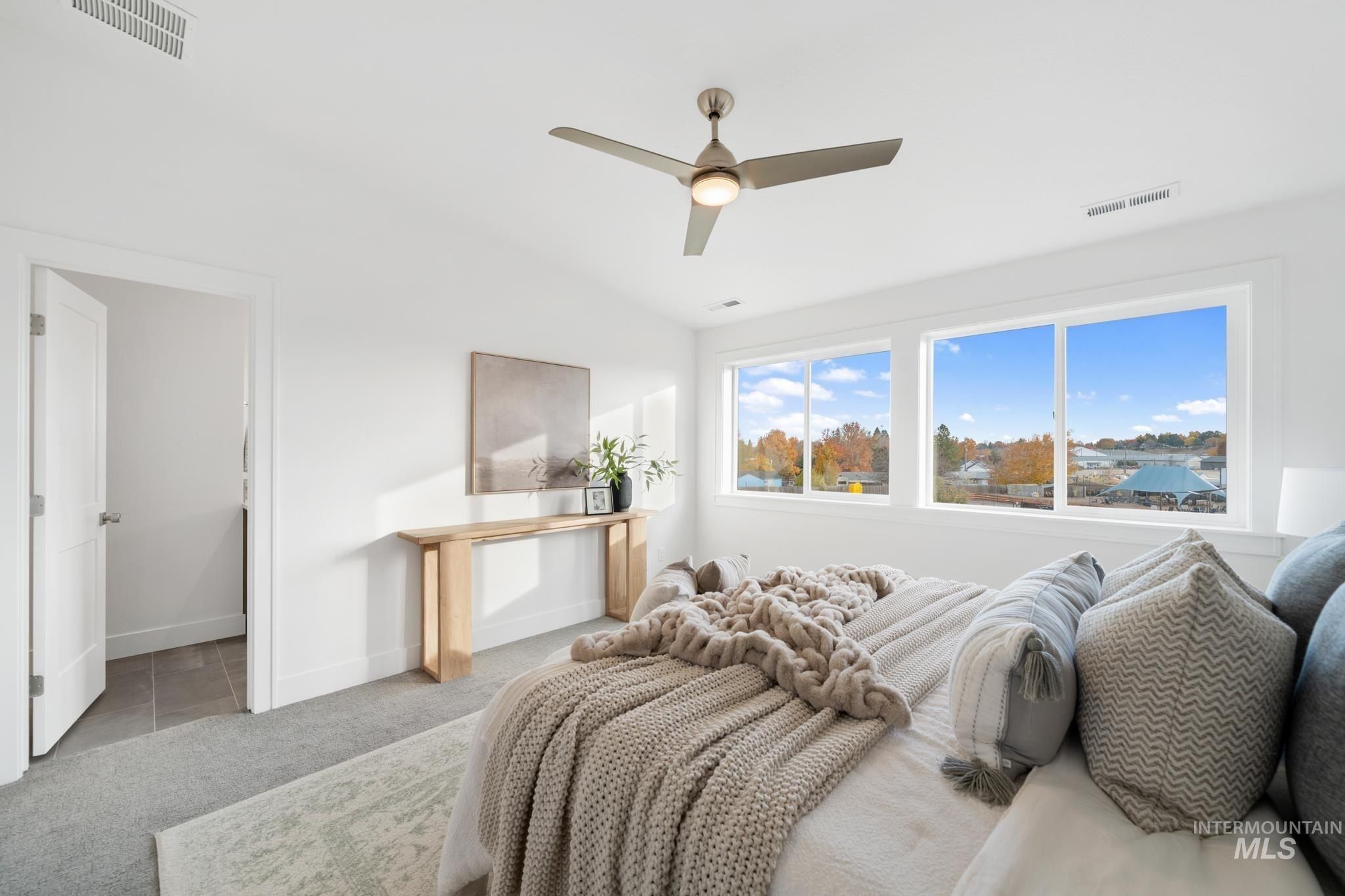 5264 N River Water Ln. Garden City, ID 83714