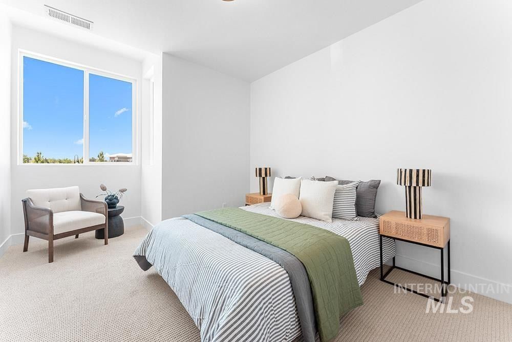 349 E Lombard Ln. Eagle, ID 83616