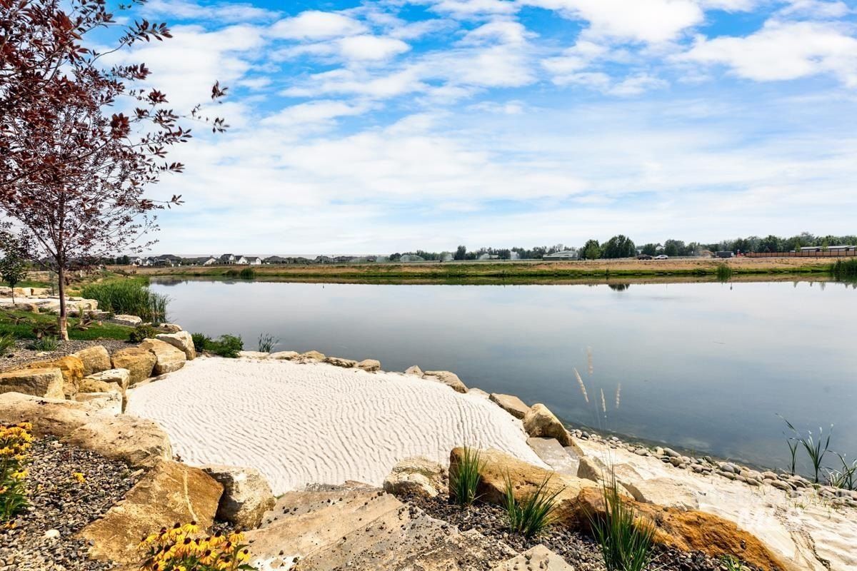 6799 Saddle Bred Way. Star, ID 83669