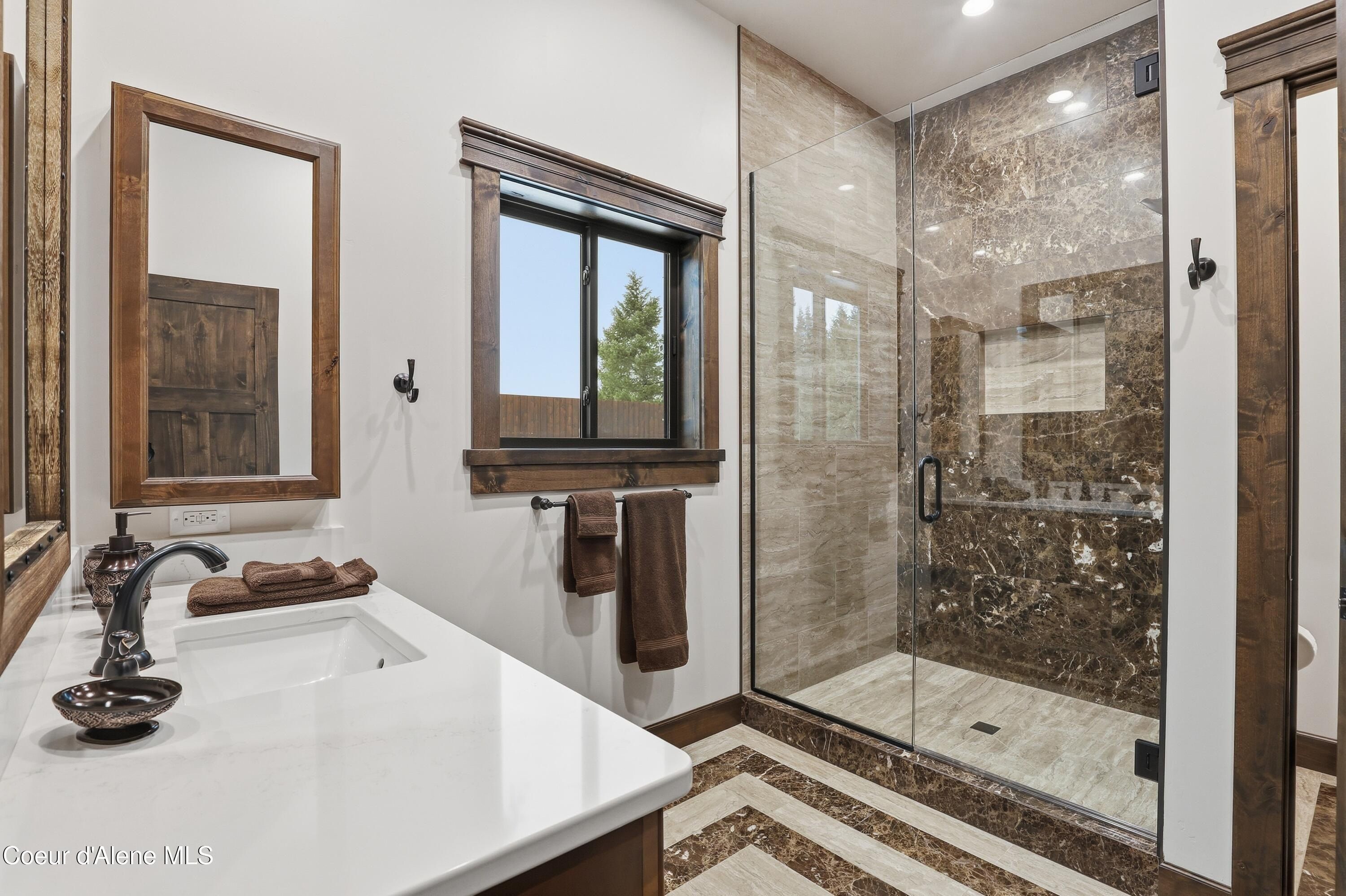 216 Mara Mdws. Athol, ID 83801