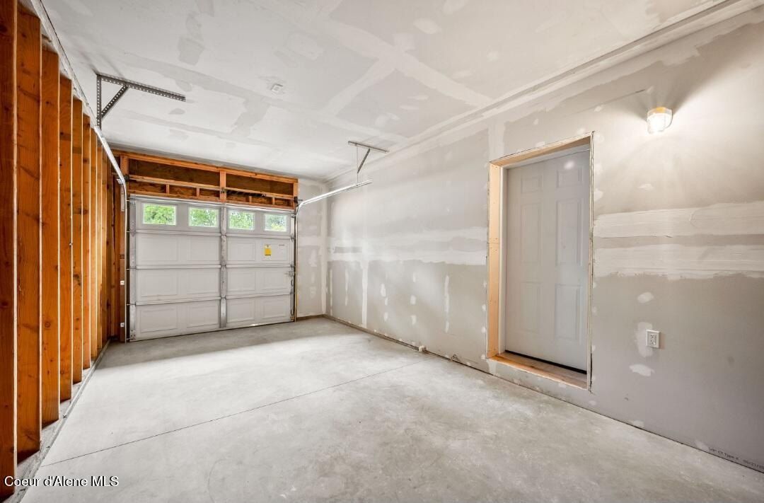 251 8Th St. Priest River, ID 83856