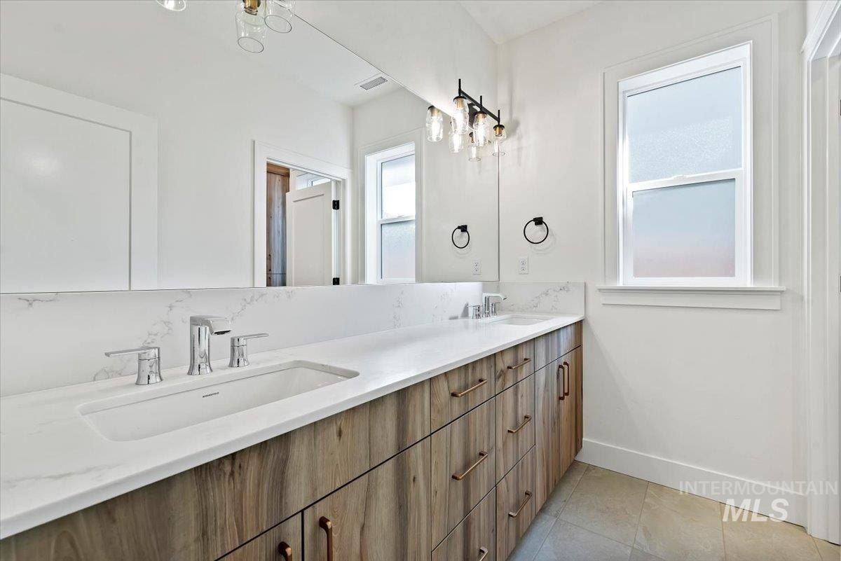 1438 W Ultar Dr. Nampa, ID 83686