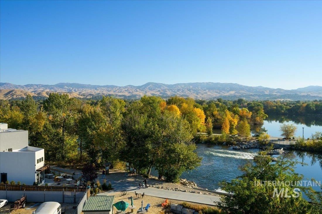 376 E Palapa Lane. Garden City, ID 83714