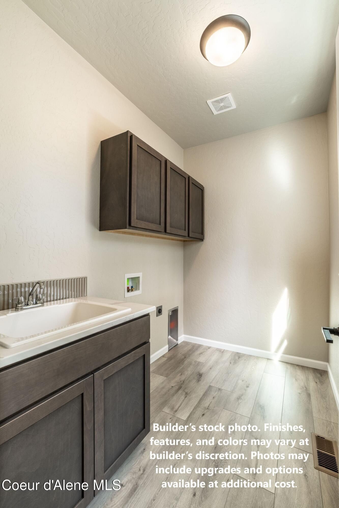 L3b6 N Archer Rd. Athol, ID 83801