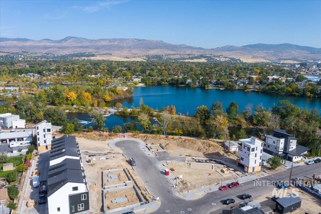 3420 N Kahuna Lane. Garden City, ID 83714