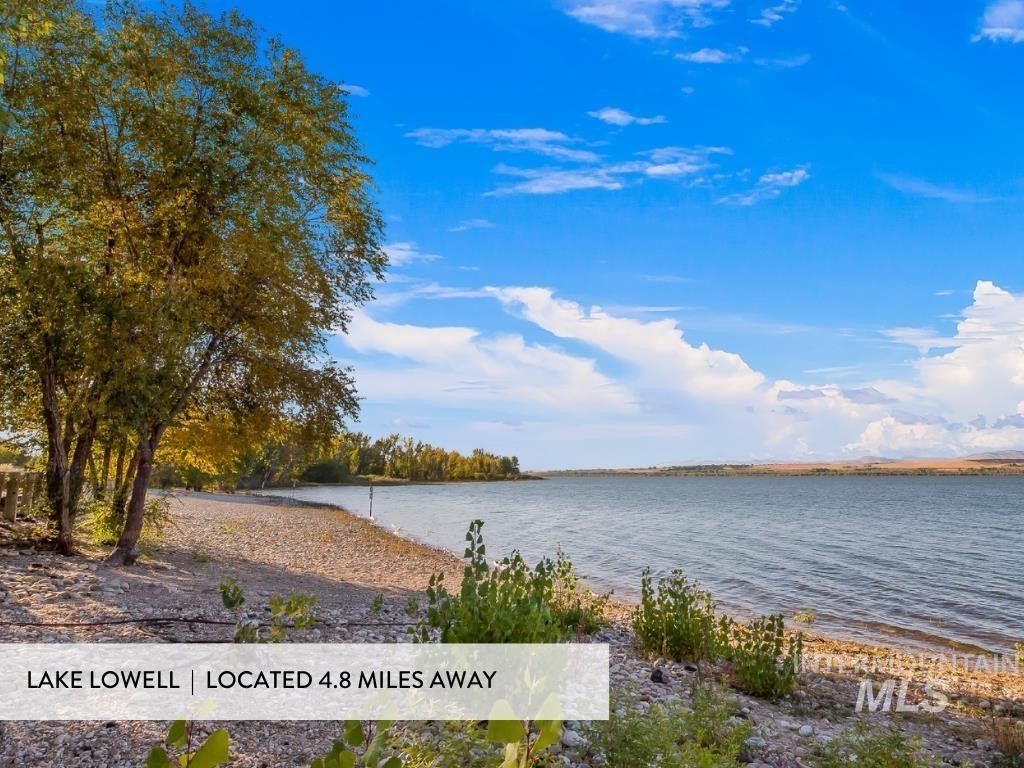 6933 E Chicken Hawk Loop. Nampa, ID 83686