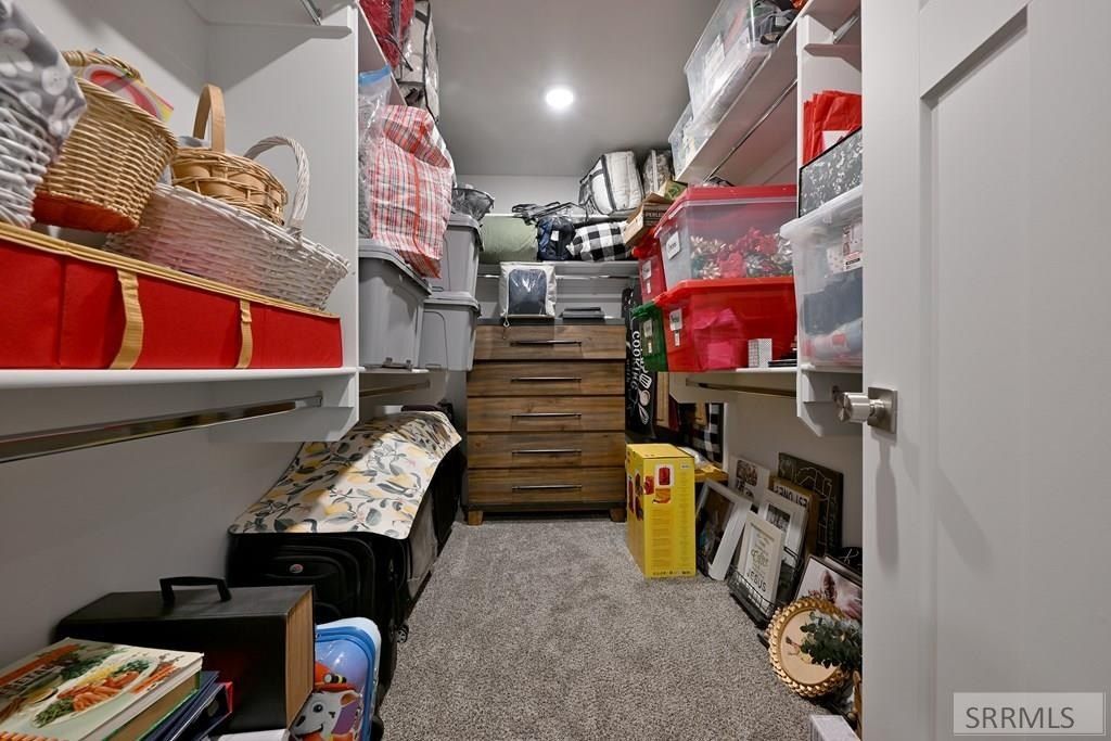 3528 N Elim Lane. Iona, ID 83427