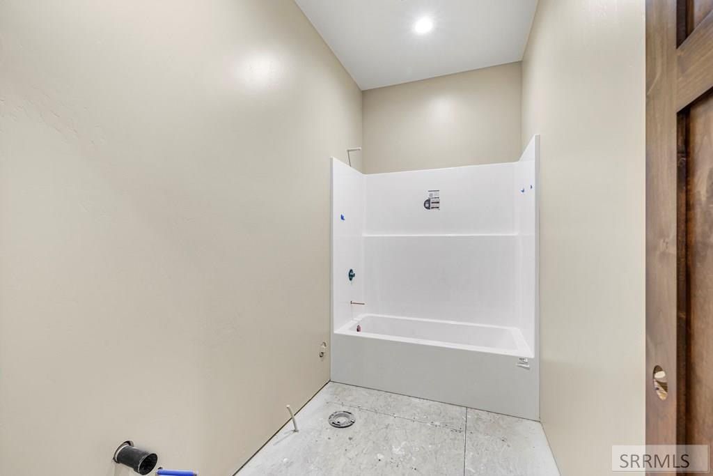 2911 Hackamore Drive. Saint Anthony, ID 83445