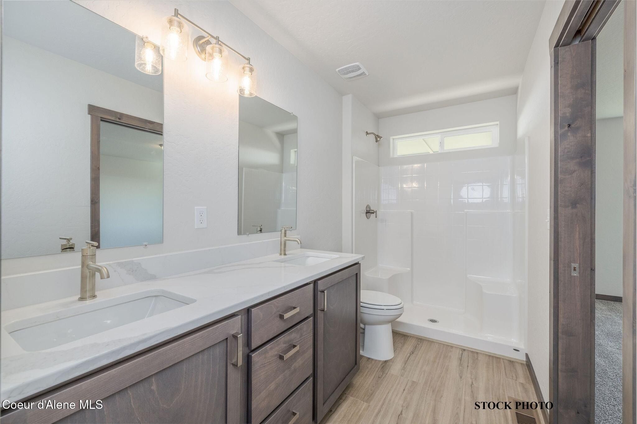 11890 N Entwistle Way. Rathdrum, ID 83858