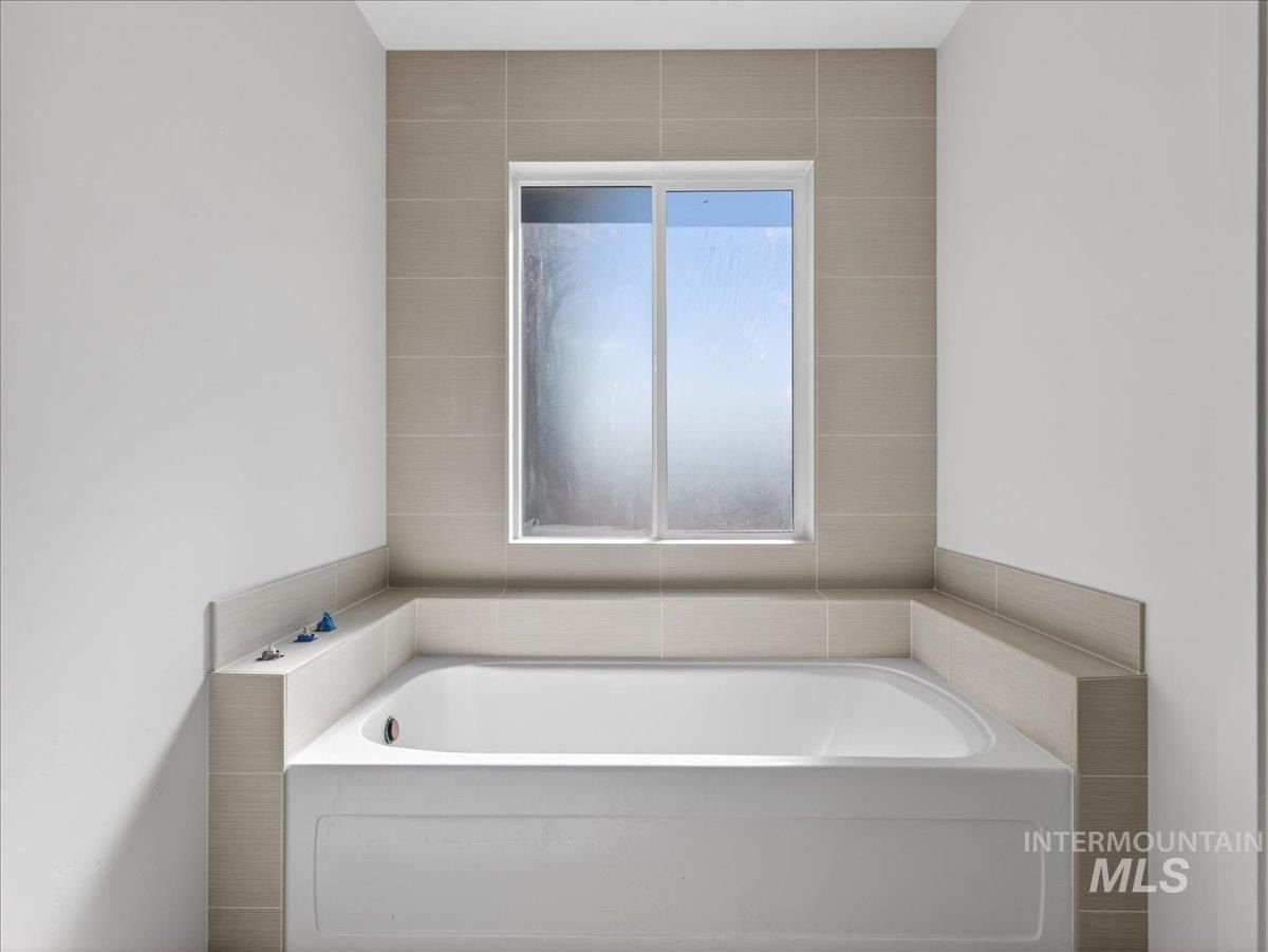 8B Clydesdale Lane. Parma, ID 83660