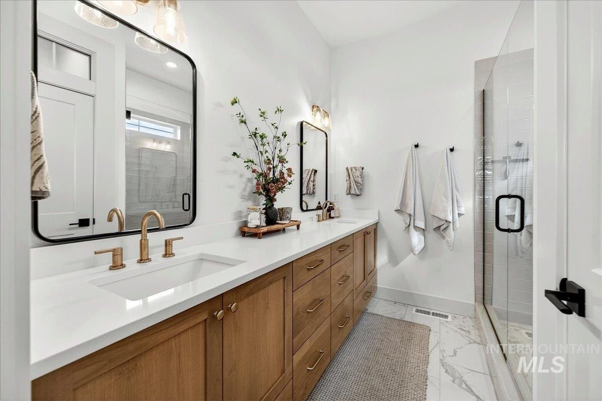 24853 Haflinger Way. Middleton, ID 83644