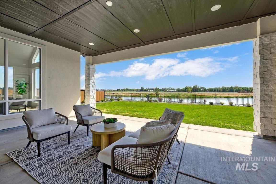 21695 Appaloosa Ave. Star, ID 83669