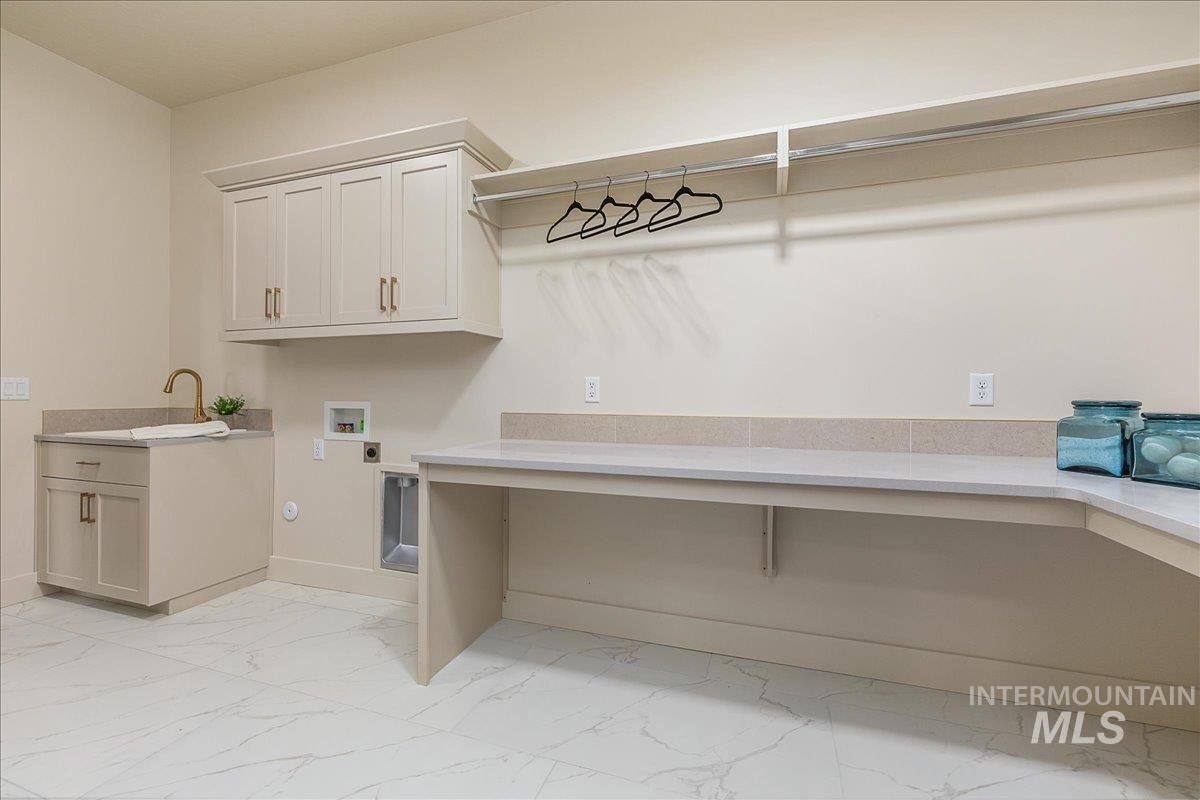 27202 Iron Horse. Caldwell, ID 83607