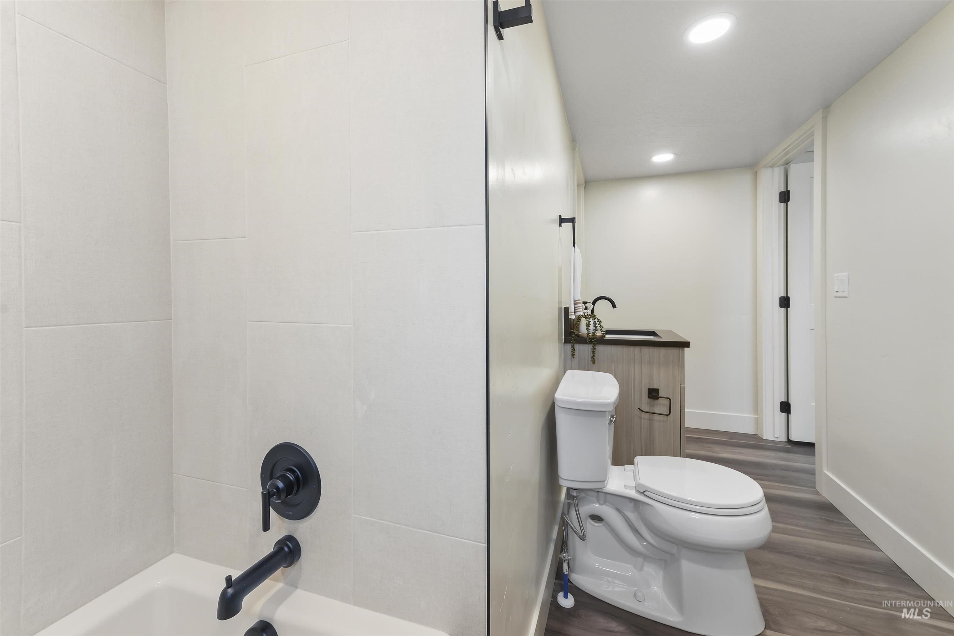 114 Raven Loop. Cascade, ID 83611