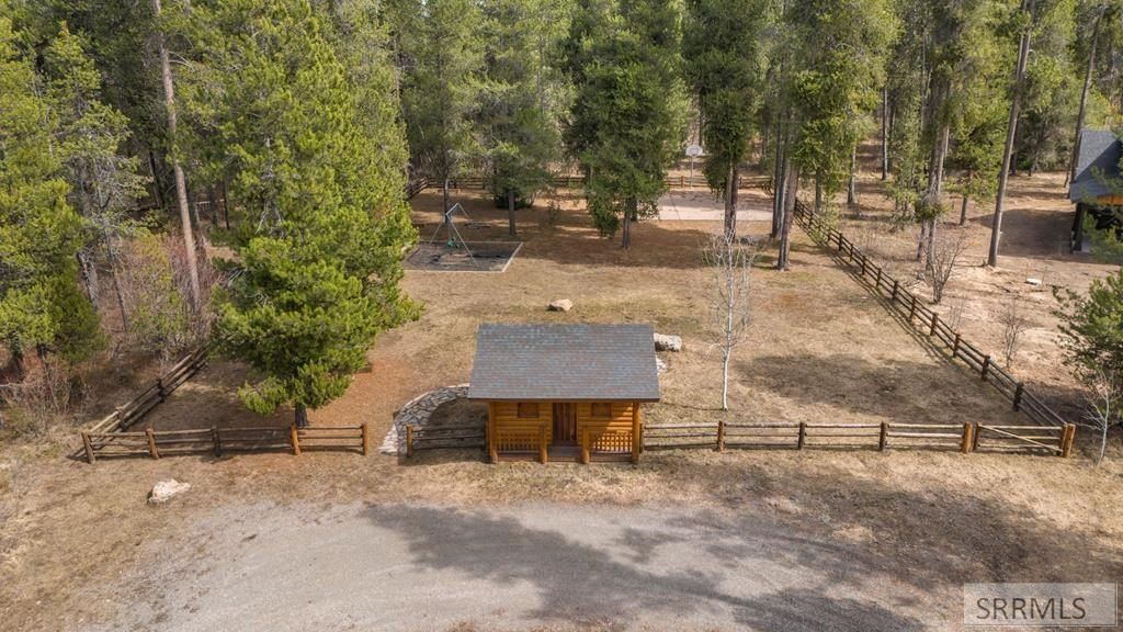 1660 Shadow Loop S. Ashton, ID 83420