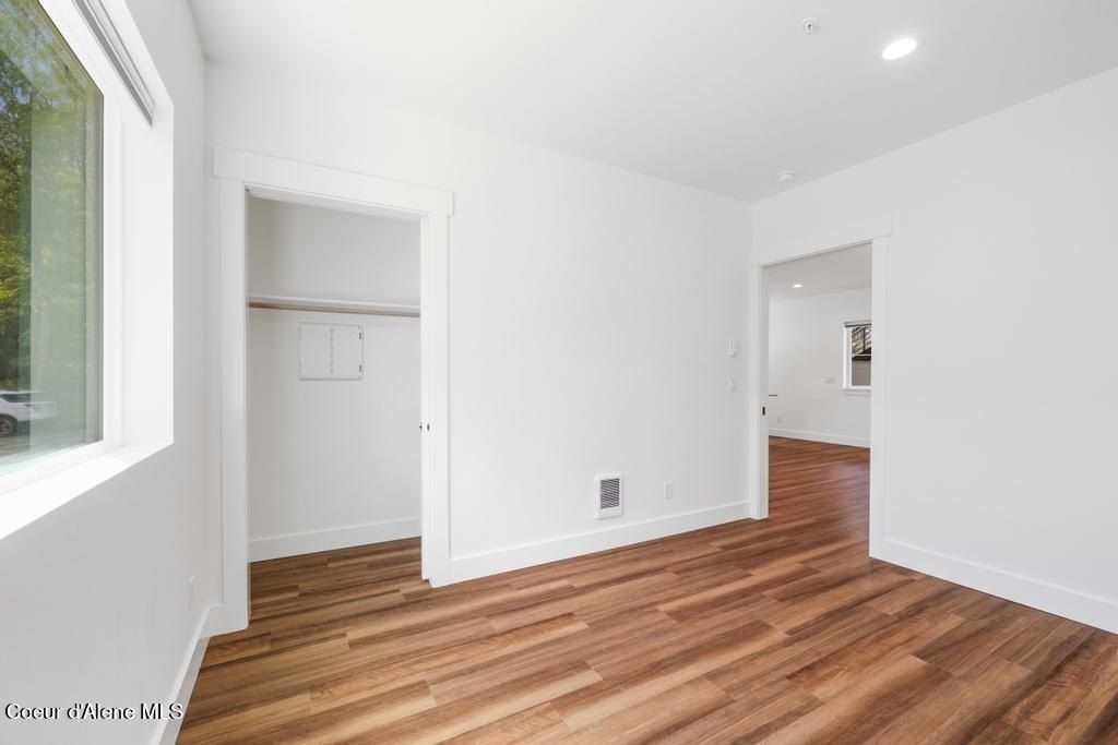 50 Carnelian Ave Unit 203. Ponderay, ID 83852