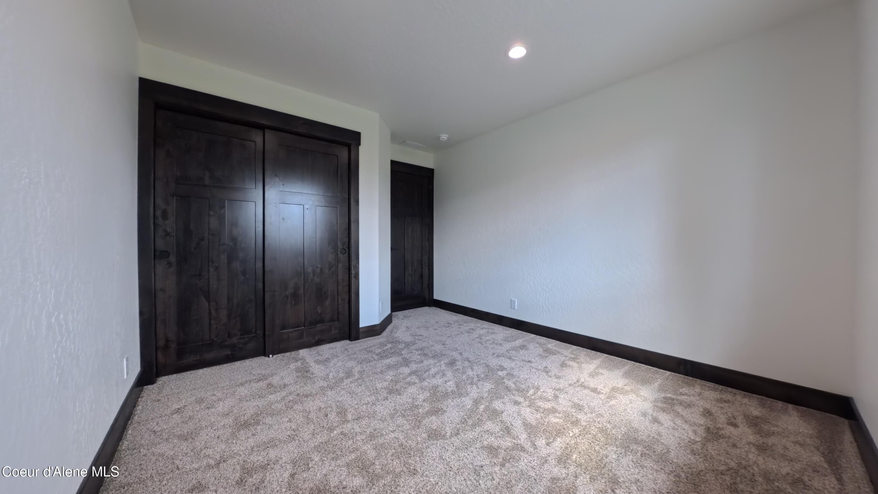 198 E Lobo Loop. Hayden, ID 83835