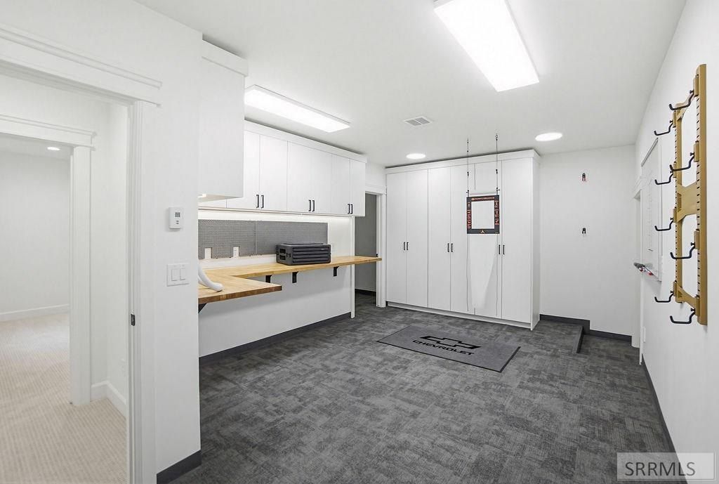 2392 W 97 S. Idaho Falls, ID 83402